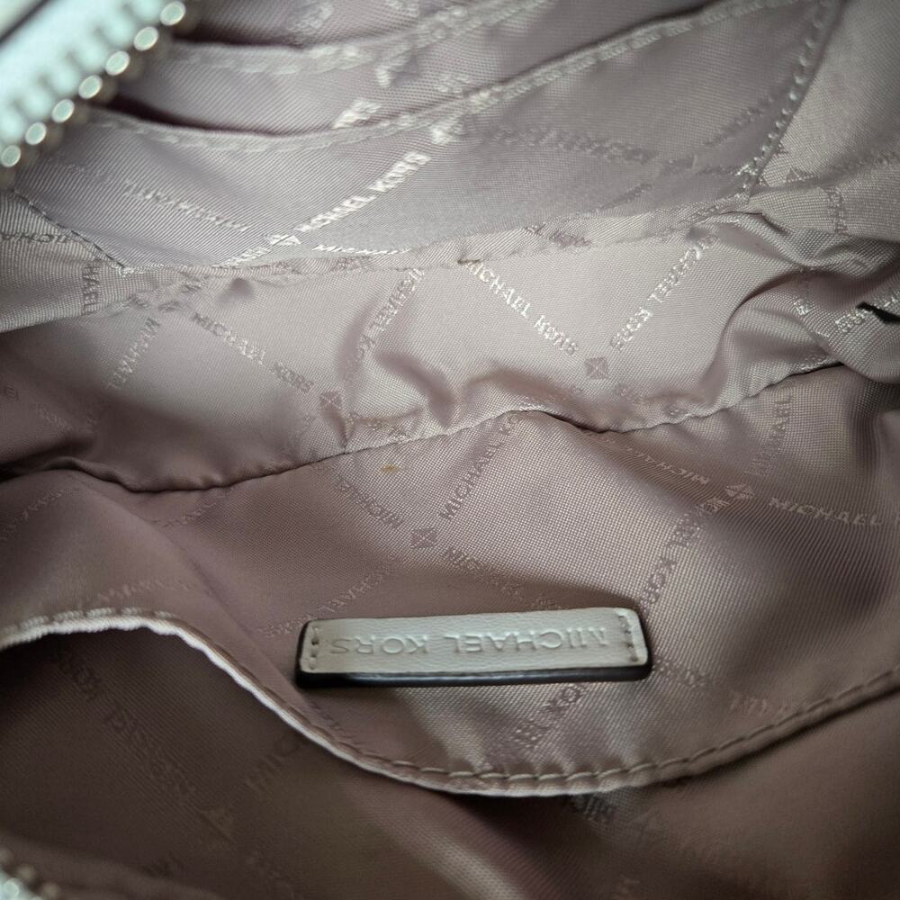 Michael Kors Minimalist Chic White Quilted Leather Belt Bag Silver Hardware - Picture 8 of 9
